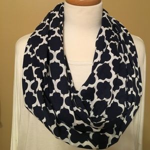Trellis Infinity Scarf NWT